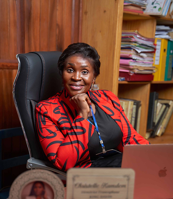 Directrice section anglophone